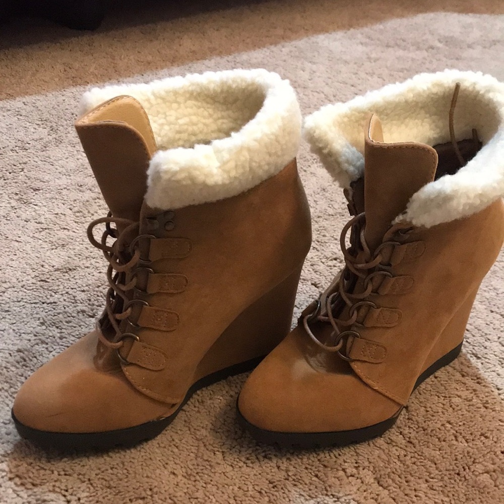 Boot - Picture 2 of 4